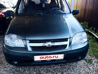 2011 Chevrolet Niva I Рестайлинг, серый, 378000 рублей, вид 1