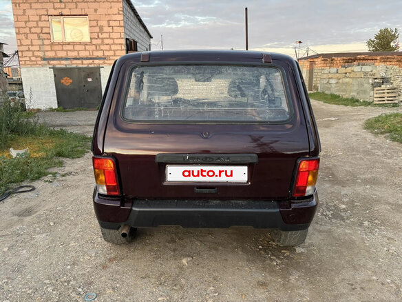 2010 Lada (ВАЗ) 2121 (4x4) I Рестайлинг, пурпурный, 310000 рублей - вид 4