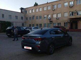 2019 Kia Rio IV, серый, 1550000 рублей, вид 5