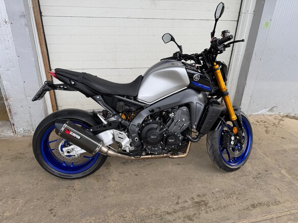2023 Yamaha MT-09 (FZ-09), серый, 1100000 рублей - вид 5