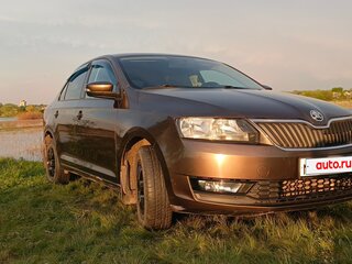 2018 Skoda Rapid I Рестайлинг, коричневый, 920000 рублей, вид 4
