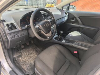 2009 Toyota Avensis III, серебристый, 850000 рублей, вид 2
