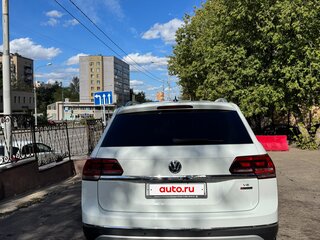 2018 Volkswagen Teramont I, белый, 3950000 рублей, вид 4