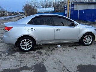 2010 Kia Cerato 5-speed II, серый, 580000 рублей, вид 4