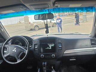 2010 Mitsubishi Pajero IV, бежевый, 2040000 рублей, вид 3
