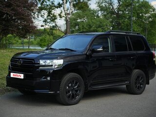 2016 Toyota Land Cruiser 200 Series Рестайлинг 2, чёрный, 5000000 рублей, вид 3