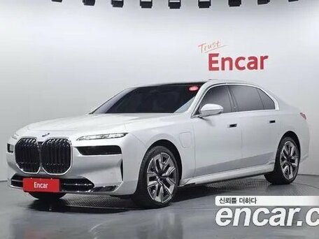 BMW 7 серии VII (G70)
