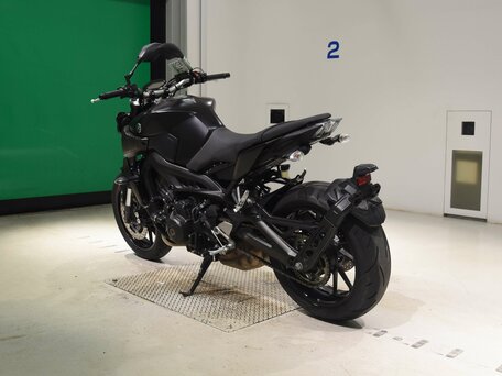 2017 Yamaha MT-09 (FZ-09), чёрный, 850000 рублей, вид 3