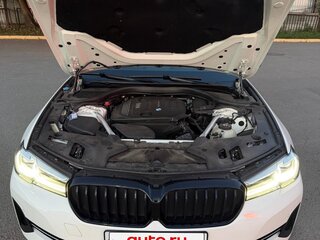 2021 BMW 5 серии 520d xDrive VII (G30/G31/G38) Рестайлинг, белый, 4545000 рублей, вид 4