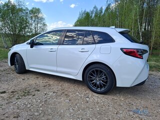 2021 Toyota Corolla XII (E210), белый, 1730000 рублей, вид 4
