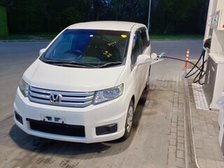 2012 Honda Freed Spike I Рестайлинг, белый, 1090000 рублей, вид 3