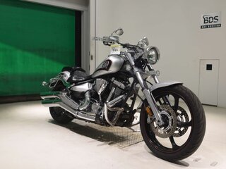 2018 Yamaha XV 1900, серебристый, 977000 рублей, вид 3