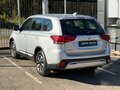 2018 Mitsubishi Outlander III Рестайлинг 3, серебристый, 2159000 рублей - вид 5