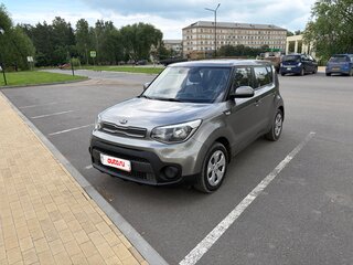 2018 Kia Soul II Рестайлинг, серебристый, 910000 рублей, вид 1