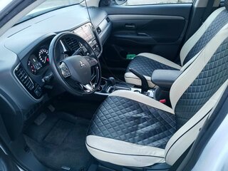 2018 Mitsubishi Outlander III Рестайлинг 2, белый, 1600000 рублей, вид 5