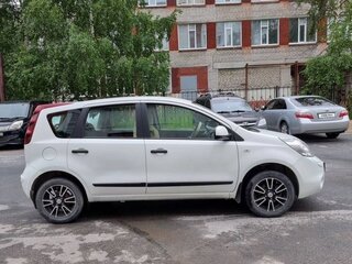 2011 Nissan Note I Рестайлинг, белый, 800000 рублей, вид 2
