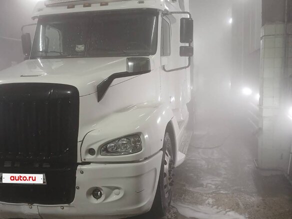 2003 Freightliner Columbia, белый, 1700000 рублей - вид 2