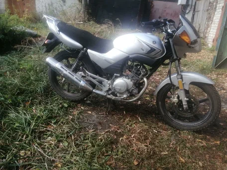 2012 Yamaha YBR125, серебристый, 90000 рублей, вид 5