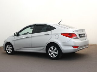 2013 Hyundai Solaris I, серебристый, 649000 рублей, вид 2