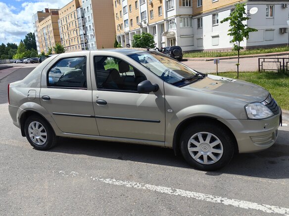 2012 Renault Logan I Рестайлинг, бежевый, 415000 рублей