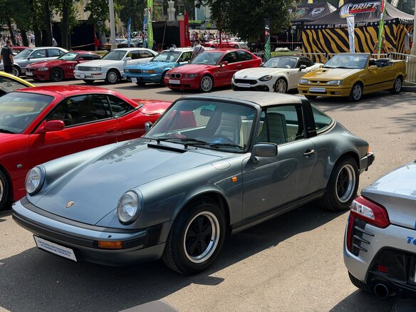 1983 Porsche 911 Targa II (911, 930), голубой - вид 15