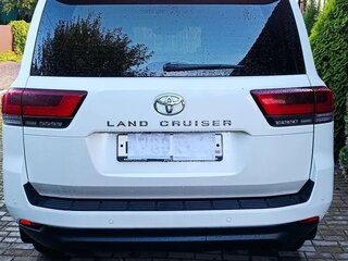 2023 Toyota Land Cruiser 300 Series, белый, 9750000 рублей, вид 4