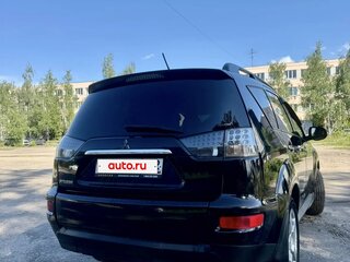 2011 Mitsubishi Outlander II Рестайлинг, чёрный, 1050000 рублей, вид 4