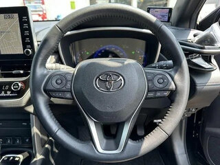 2023 Toyota Corolla Cross I, чёрный, 1993000 рублей, вид 5