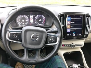 2021 Volvo XC40 I, чёрный, 2740000 рублей, вид 4