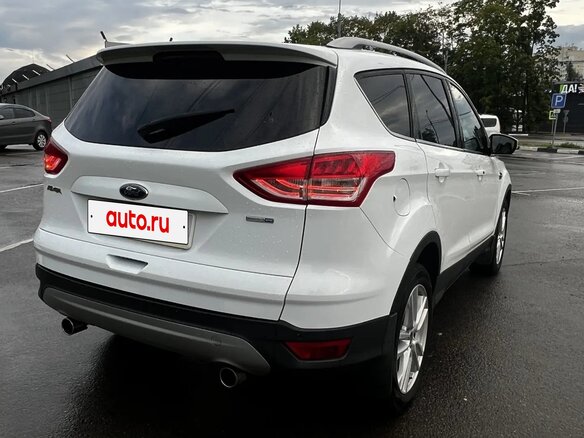 2013 Ford Kuga II, белый - вид 2