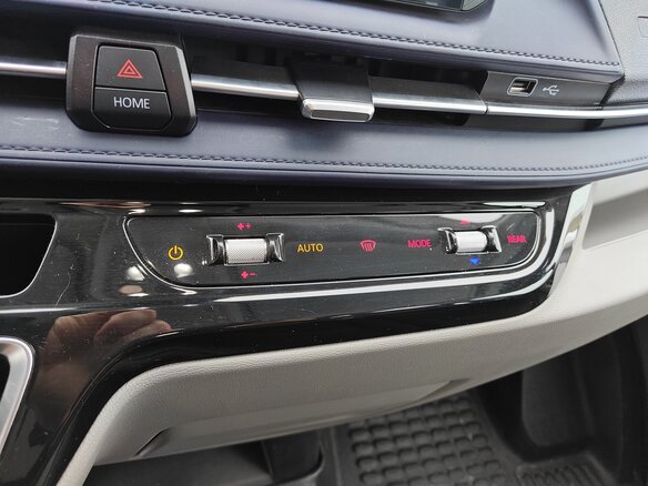 2024 Maxus V90, серый, 7500000 рублей - вид 15