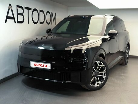Lynk & Co 900