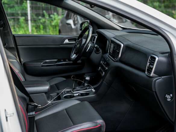 2018 Kia Sportage IV Рестайлинг, белый, 2230000 рублей - вид 15
