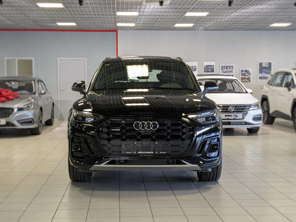 2026 Audi Q5 L 45 TFSI II (FY) Рестайлинг, чёрный, 5899500 рублей - вид 2