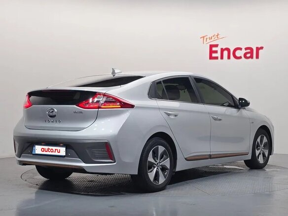 2018 Hyundai IONIQ, серебристый, 1150001 рублей - вид 1
