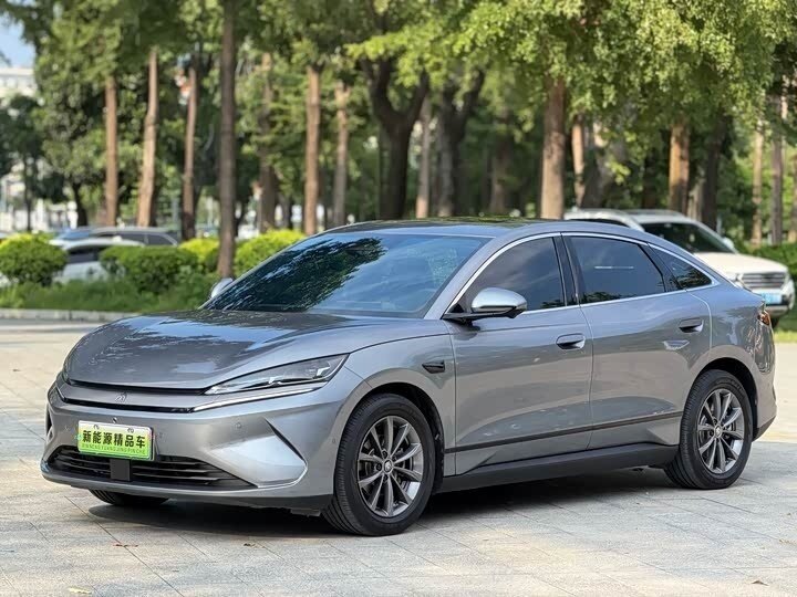 Открыть фотографии: BYD Qin L