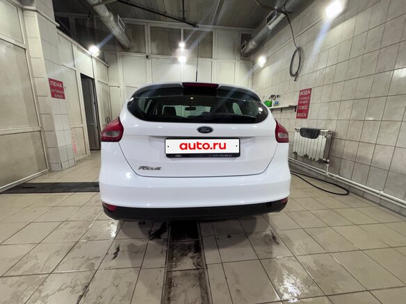 2015 Ford Focus III Рестайлинг, белый, 840999 рублей - вид 1