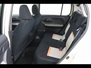 2023 Toyota Passo III Рестайлинг, бежевый, 722000 рублей, вид 4