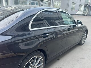 2021 Mercedes-Benz E-Класс 200 V (W213, S213, C238) Рестайлинг, чёрный, 4490000 рублей, вид 4