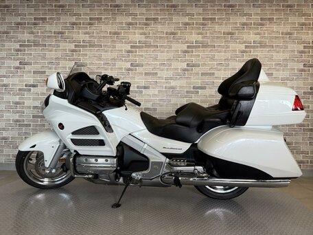 2017 Honda GL 1800 Gold Wing, белый, 1595000 рублей, вид 3