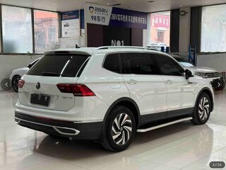 2023 Volkswagen Tiguan II Рестайлинг, белый, 2450000 рублей, вид 4