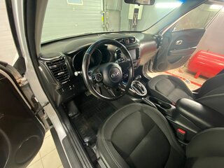 2019 Kia Soul II Рестайлинг, серебристый, 1450000 рублей, вид 2