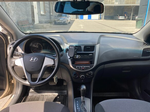 2012 Hyundai Solaris I, бежевый - вид 5
