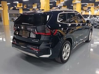 2025 BMW iX1 eDrive 20, чёрный, 4850000 рублей, вид 4