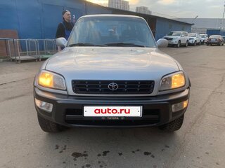 1998 Toyota RAV4 I (XA10), серебристый, 700000 рублей, вид 2