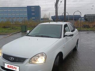 2015 Lada (ВАЗ) Priora I Рестайлинг, белый, 700000 рублей, вид 2