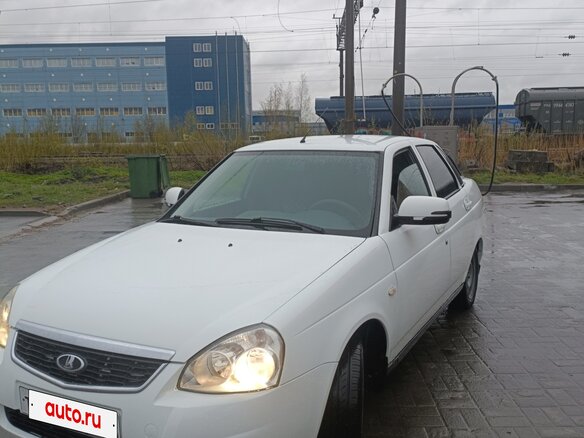 2015 Lada (ВАЗ) Priora I Рестайлинг, белый, 700000 рублей - вид 1