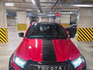2025 Toyota Hilux VIII Рестайлинг 2, красный, 6650000 рублей, вид 2