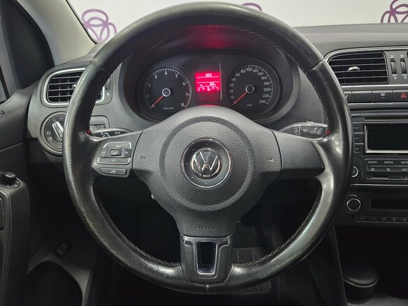2013 Volkswagen Polo V, синий, 575000 рублей - вид 13