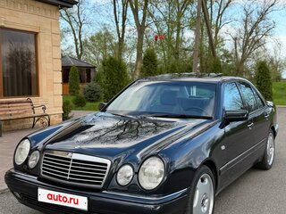 1998 Mercedes-Benz E-Класс 320 II (W210, S210), чёрный, 1000000 рублей, вид 1